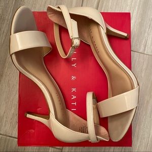Kelly & Katie Cream Nadia Sandal LN w. Box